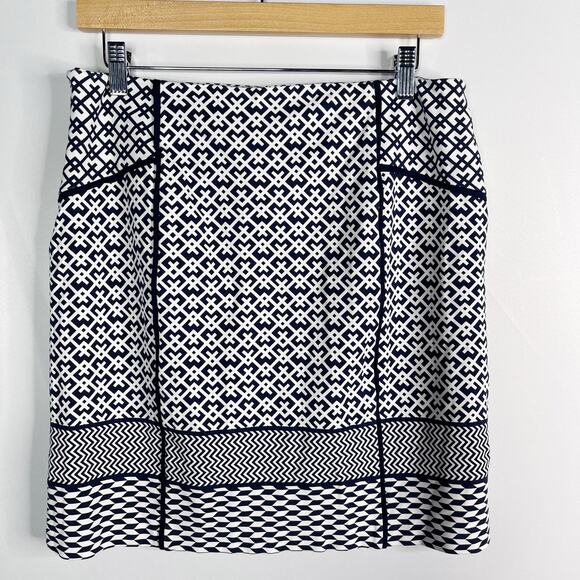 J McLaughlin 6 Navy Blue White Mixed Geometric Print Mini Pencil Skirt Side Zip - Picture 2 of 9